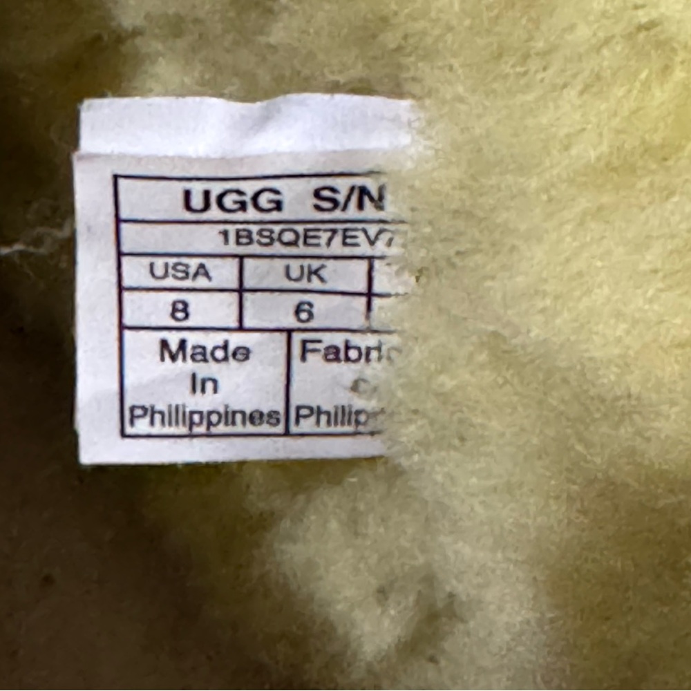 UGG Women’s Classic Ultra Mini shoe boot Size 8 vibrant yellow - Picture 5 of 7